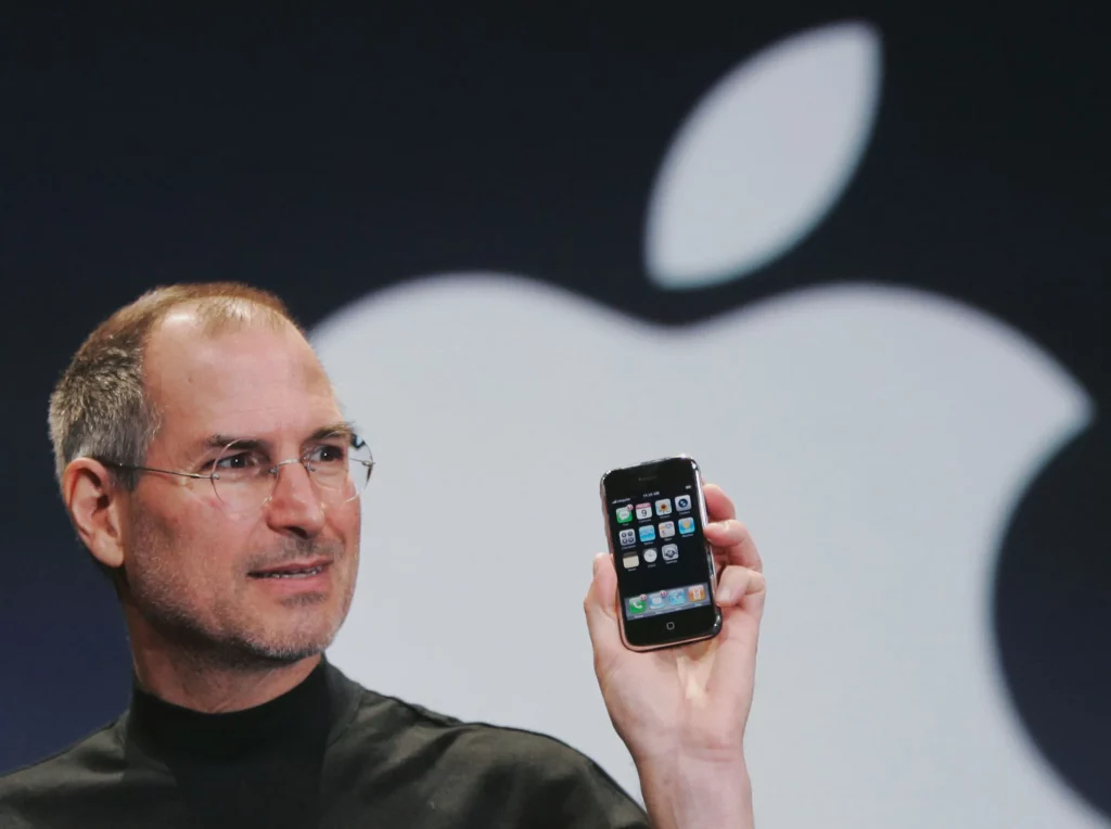 apple-steve-jobs-iphone